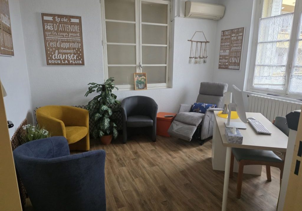 salle-sophrologie-1024x768-landscape-0af85f9481e082590e43164cdb5da730- Nos permanences